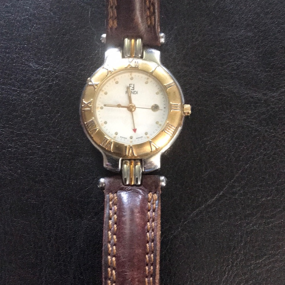 Fendi women’s leather watch